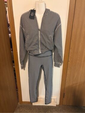 NWT Abercrombie YPB Sculpt Lux two piece set